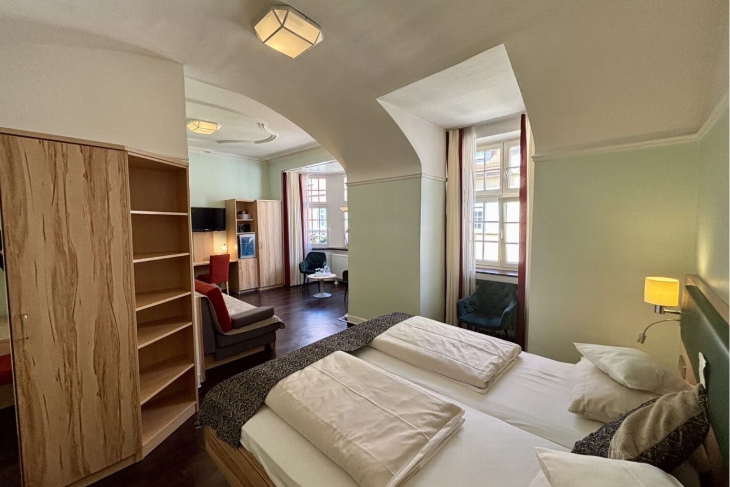 Das große Junior Suite Zimmer, mit abgelegenen Wohnbereich und viel Platz
